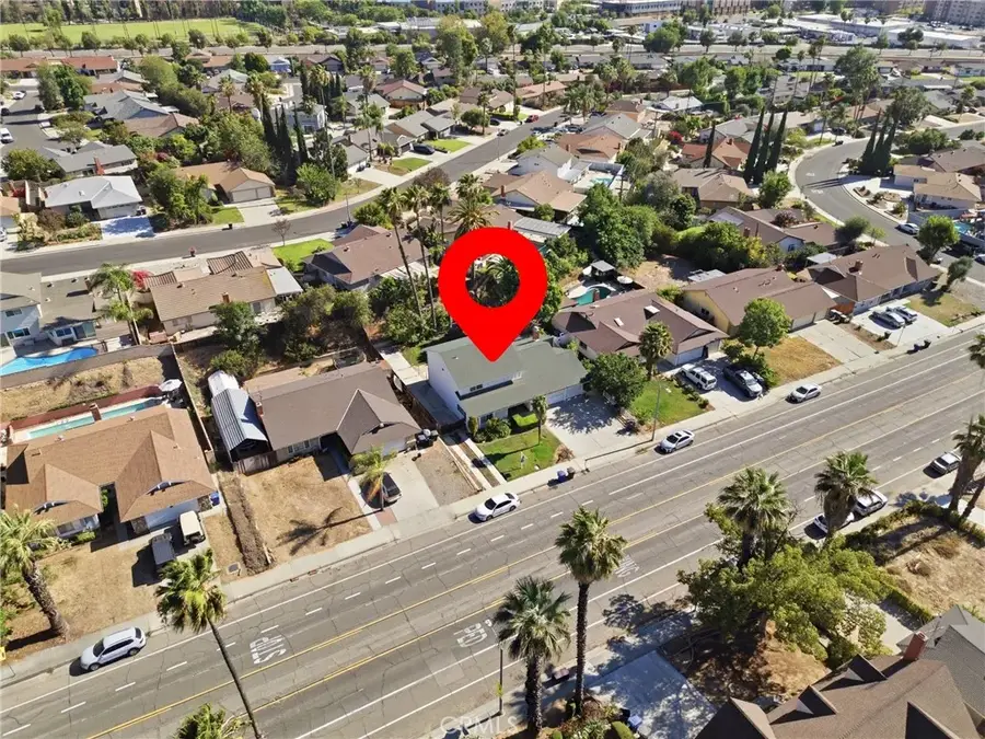 370 W Blaine, Riverside, CA 92507 - #3