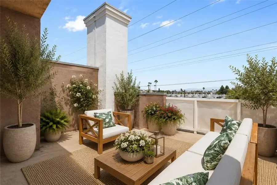 11622 Oxnard Street, North Hollywood, CA 91606 - #2