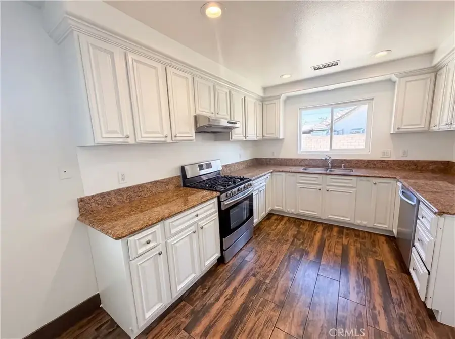 922 W Craig, Rialto, CA 92377 - #2