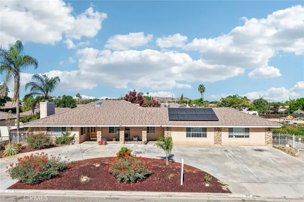 575 Lauresa, Hemet, CA 92544 - #1