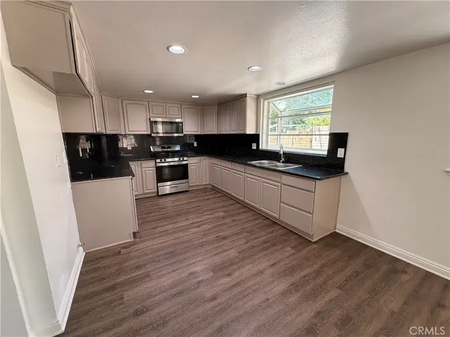 7517 Shirley, Reseda, CA 91335 - #3