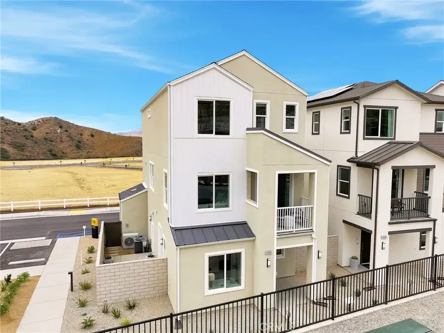 27604 Barefoot Place, Valencia, CA 91381 - #3