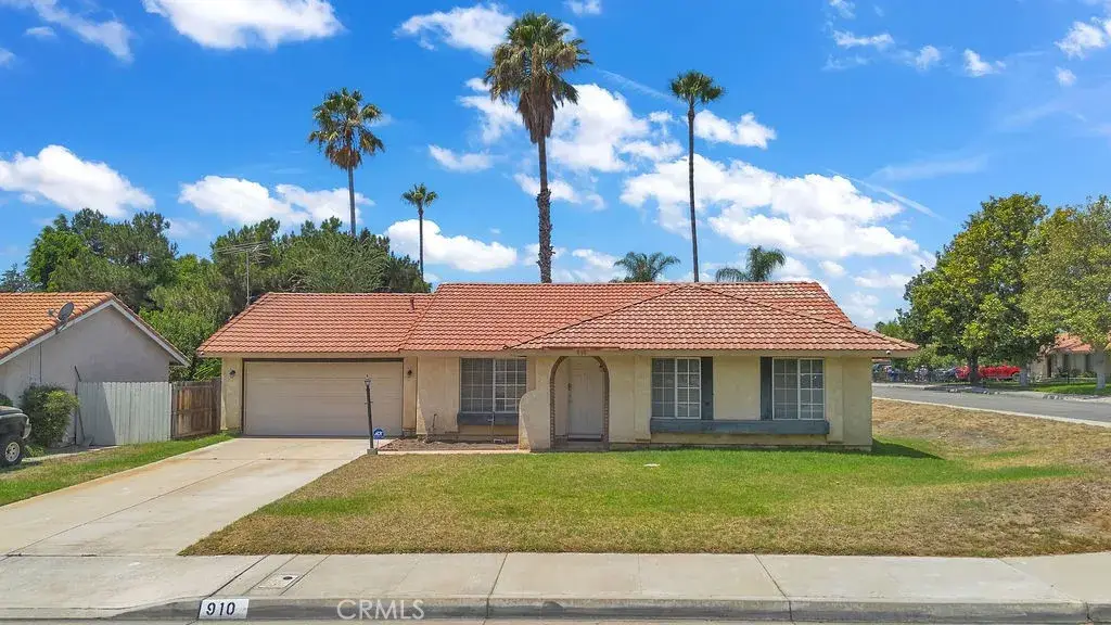 910 S Larch, Rialto, CA 92316 - #1