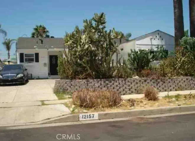 12157 Lull, North Hollywood, CA 91605 - #1