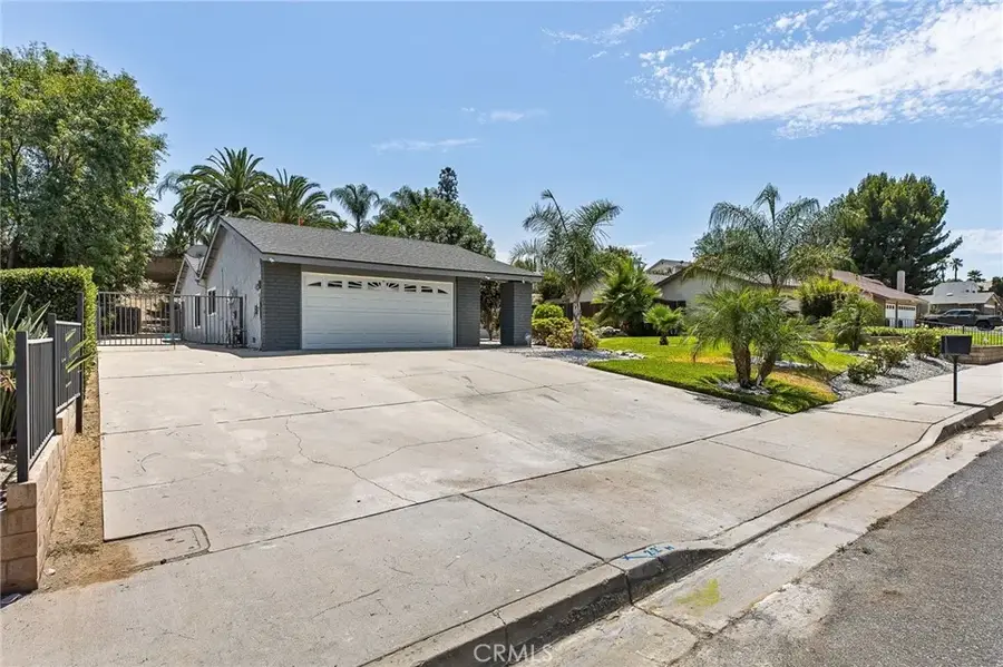 2132 Trafalgar, Riverside, CA 92506 - #3