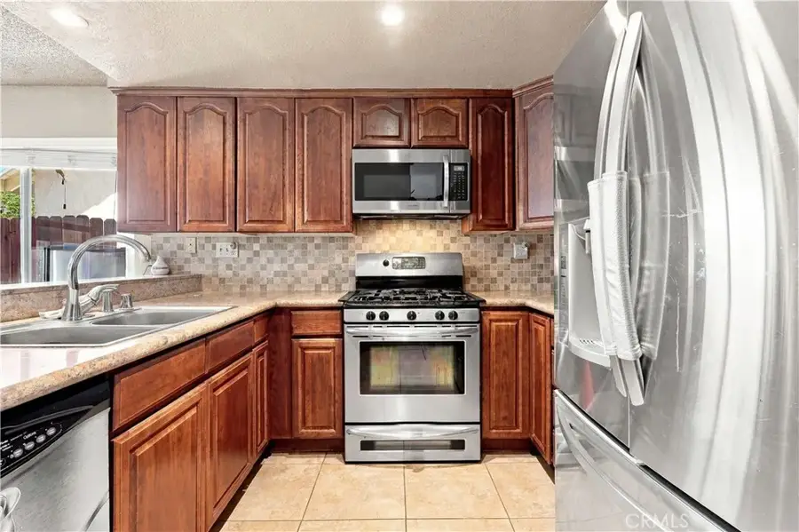 737 E Jackson, Rialto, CA 92376 - #3
