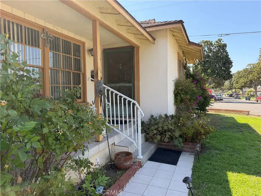 10166 Pounds Ave., Whittier, CA 90603 - #3