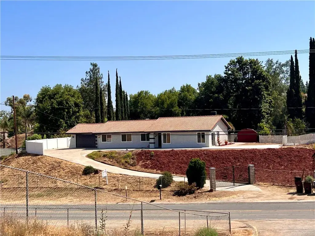 15290 Golden Star Avenue, Riverside, CA 92506 - #1