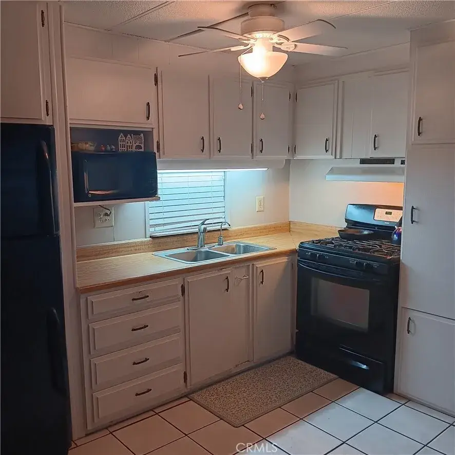 575 Lyon #142, Hemet, CA 92543 - #2