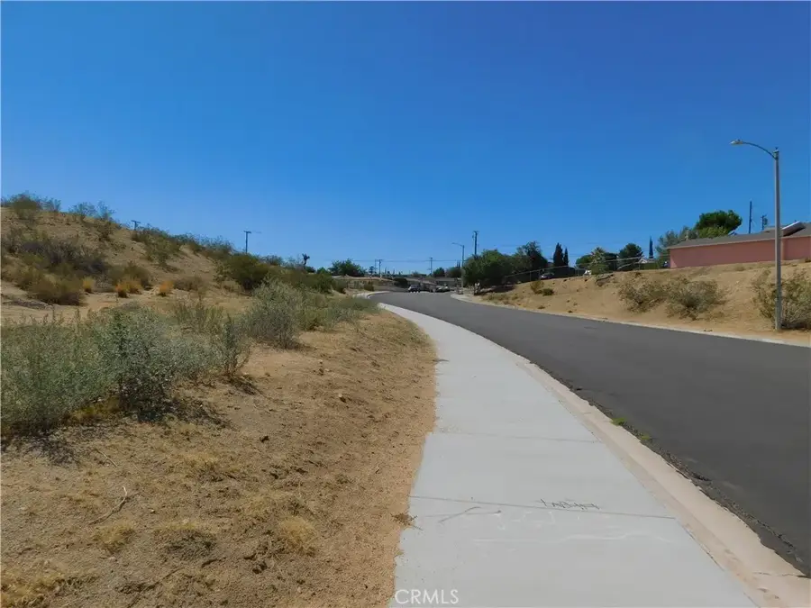 16519 Avalon, Victorville, CA 92395 - #3