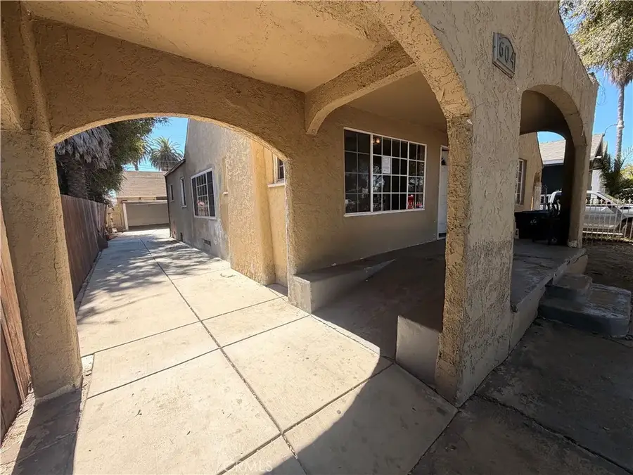604 W 105th, Los Angeles, CA 90044 - #2
