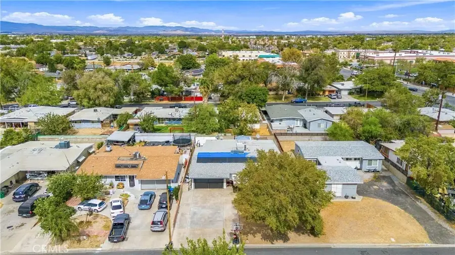 1021 W Avenue J13, Lancaster, CA 93534 - #2