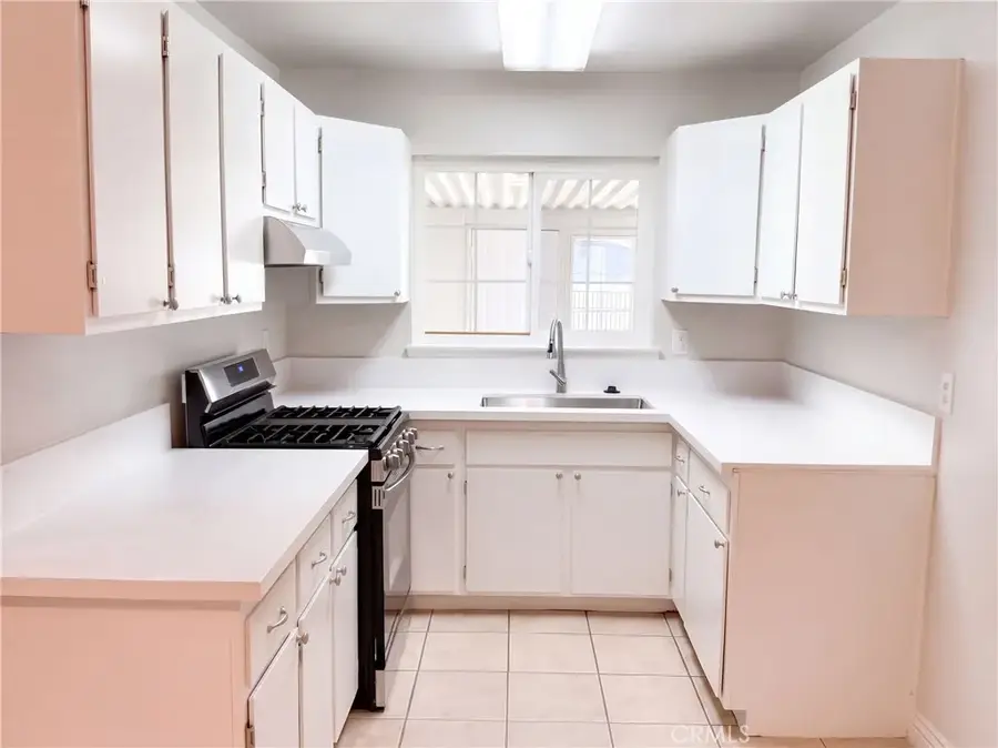695 N Pepper Avenue, Rialto, CA 92376 - #2