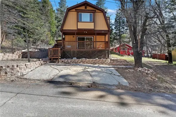 32799 Badger Ln, Running Springs, CA 92382