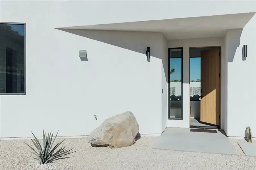 57885 Sierra Vista, Yucca Valley, CA 92284 - Image #2