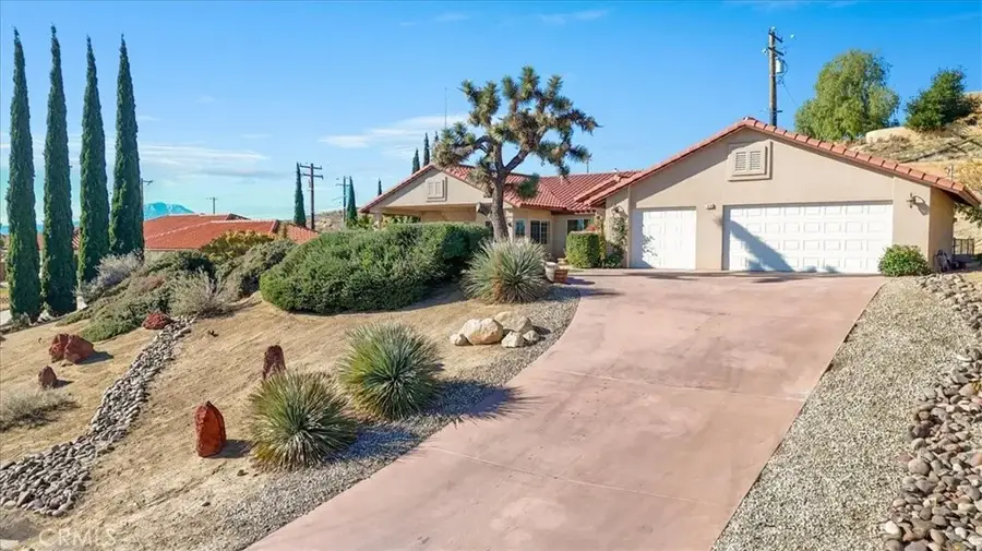 7636 Shafter, Yucca Valley, CA 92284 - Image #2