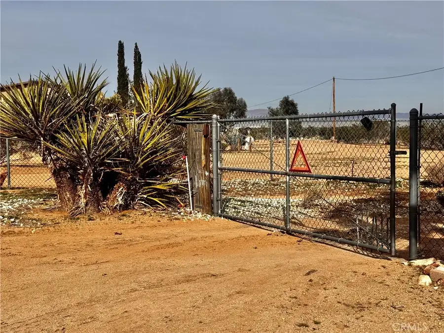 382 Bowman Trail, Landers, CA 92285 - #2