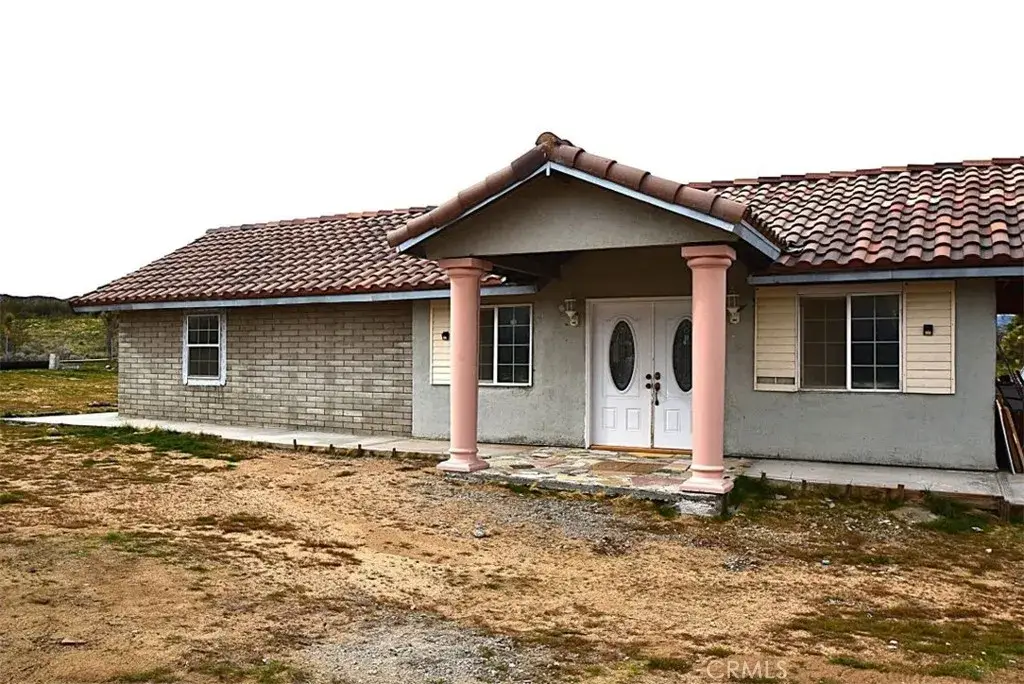 8425 Indio Avenue, Yucca Valley, CA 92284 - Image #1