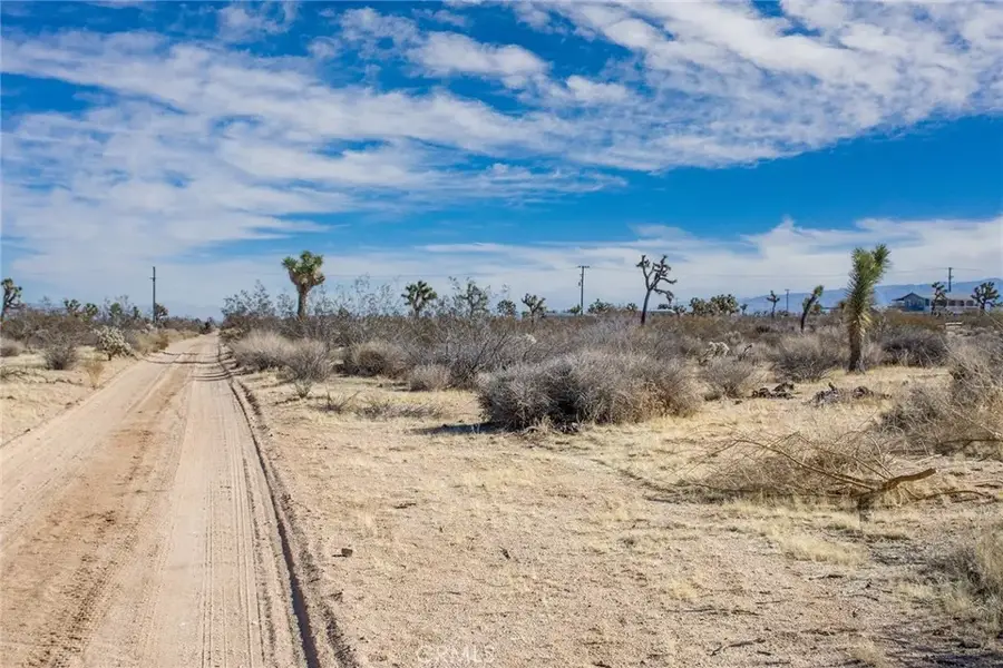 59525 La Crescenta, Yucca Valley, CA 92284 - #2