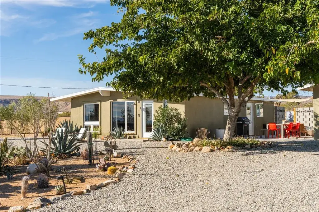 828 Cherokee Trail, Yucca Valley, CA 92284 - #1