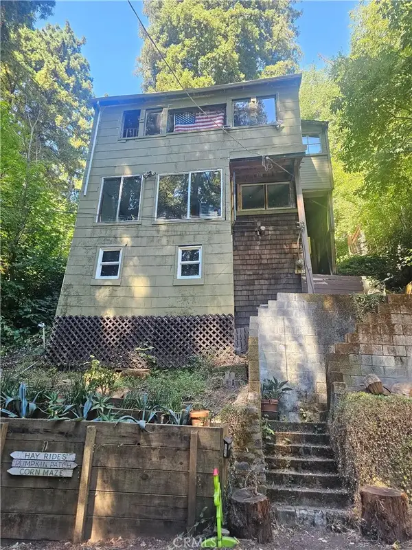 135 Redwood Avenue, Occidental, CA 95419