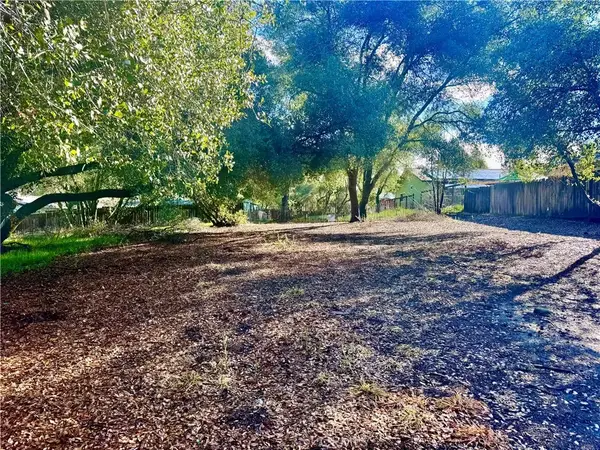 3086 12th, Clearlake, CA 95422