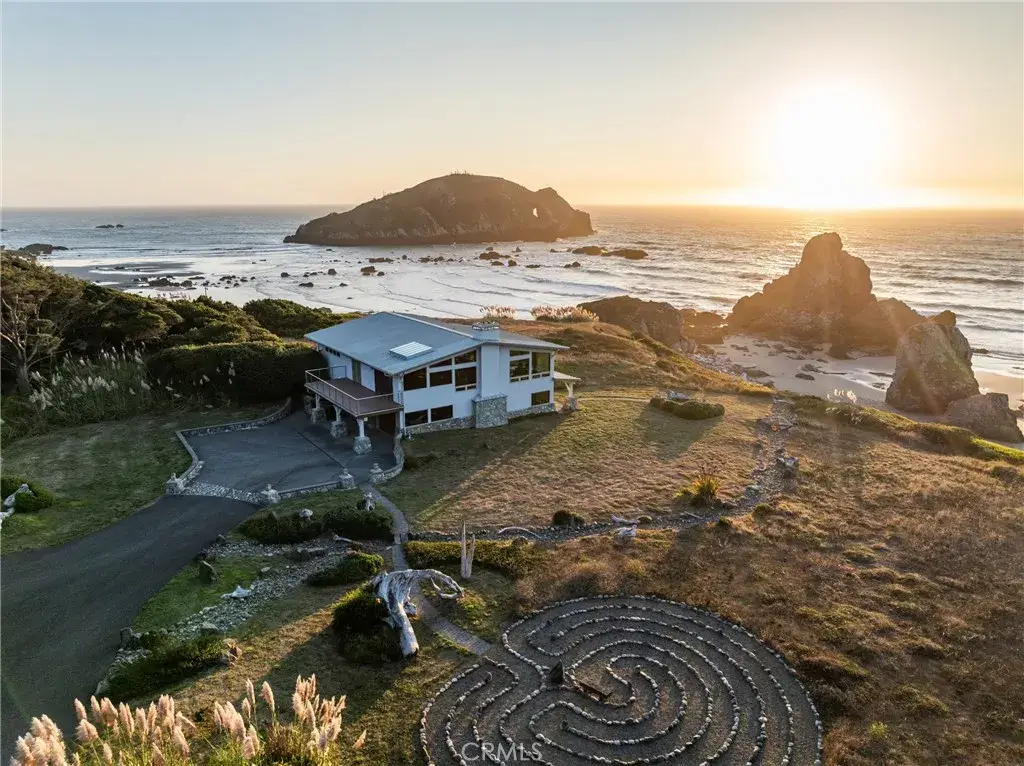 405 Island View, Smith River, CA 95567 - #1
