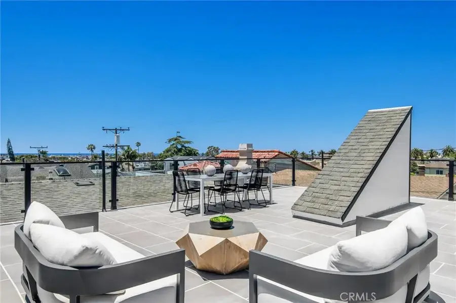 717 Orchid Avenue #1/2, Corona Del Mar, CA 92625 - Image #2