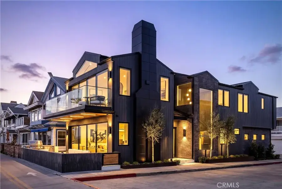 218 E Oceanfront, Newport Beach, CA 92661 - #2