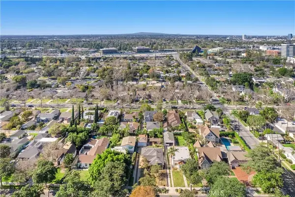 2416 Poinsettia Street North, Santa Ana, CA 92706