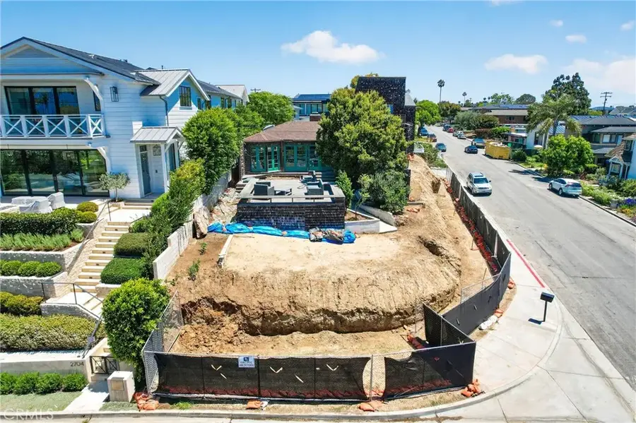 2700 Cliff, Newport Beach, CA 92663 - #3