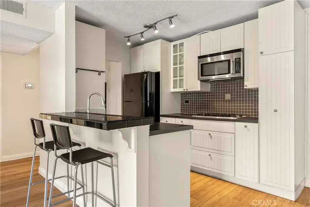 421 S La Fayette Park #406, Los Angeles, CA 90057 - #1