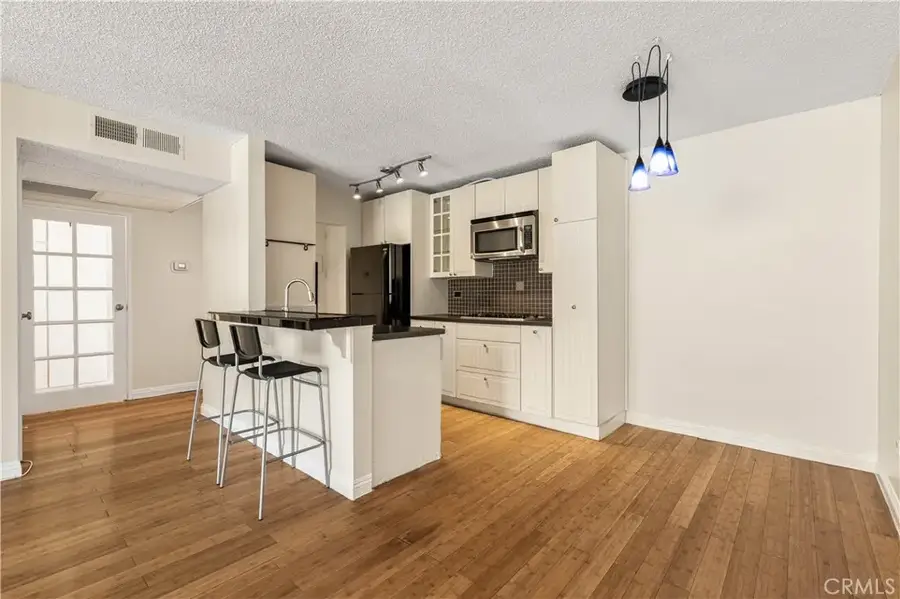421 S La Fayette Park #406, Los Angeles, CA 90057 - #2
