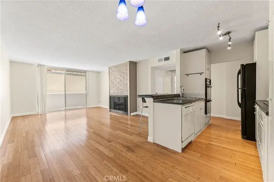 421 S La Fayette Park #406, Los Angeles, CA 90057 - #3