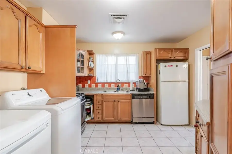 13329 Chase Street, Arleta, CA 91331 - Image #3