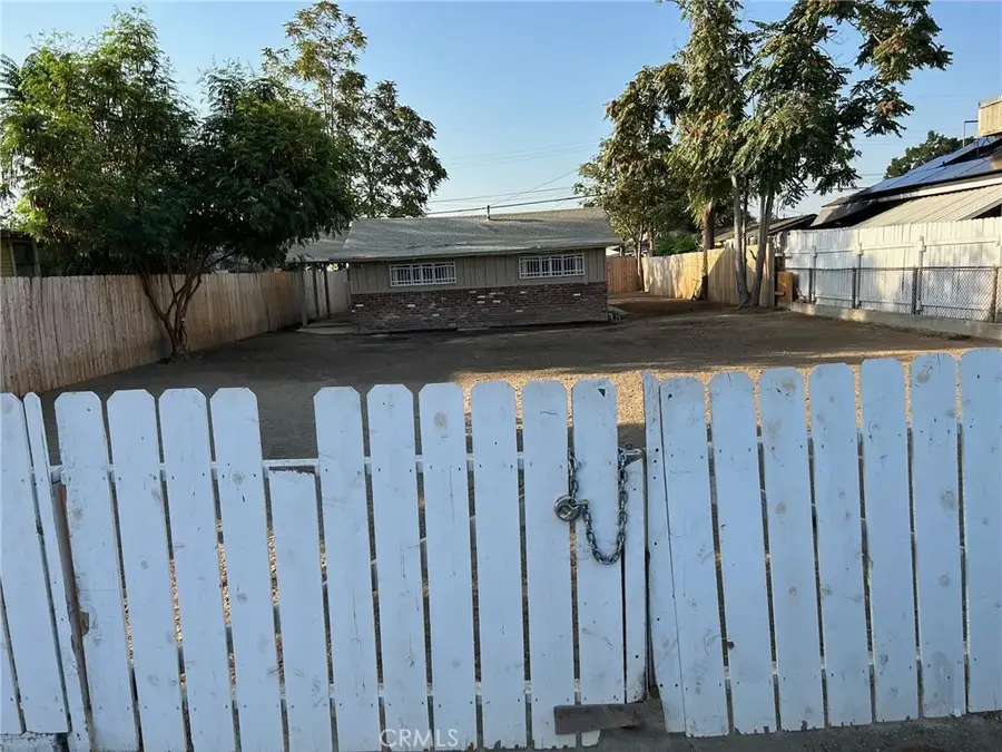 111 Warren, Bakersfield, CA 93308 - Image #2