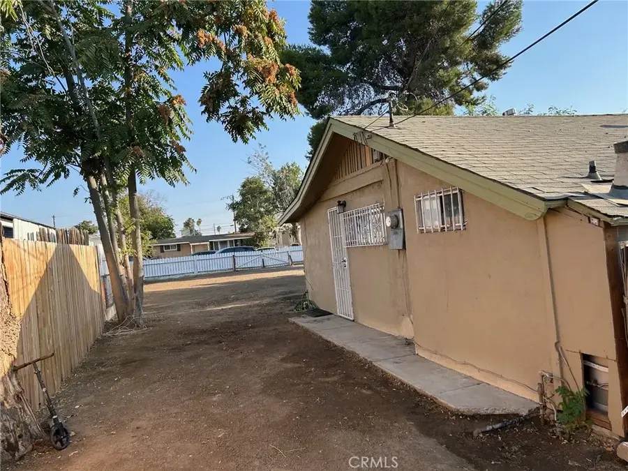 111 Warren, Bakersfield, CA 93308 - Image #3