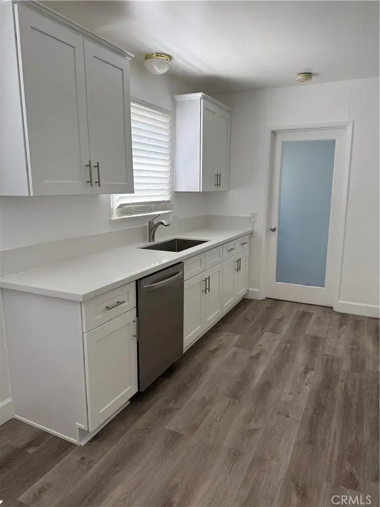 22814 Collins, Woodland Hills, CA 91367 - #2