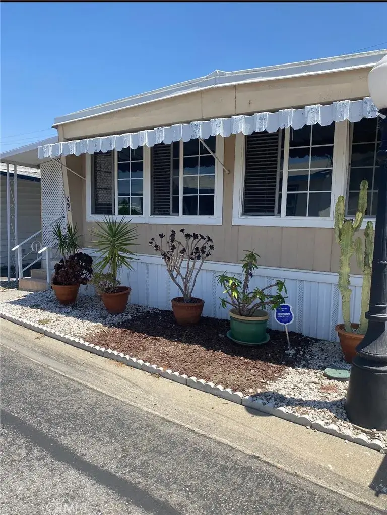 10001 W Frontage Rd, South Gate, CA 90280 - #1