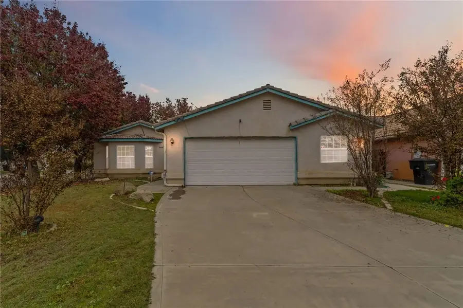 952 Upp Court, Hanford, CA 93230 - Image #2