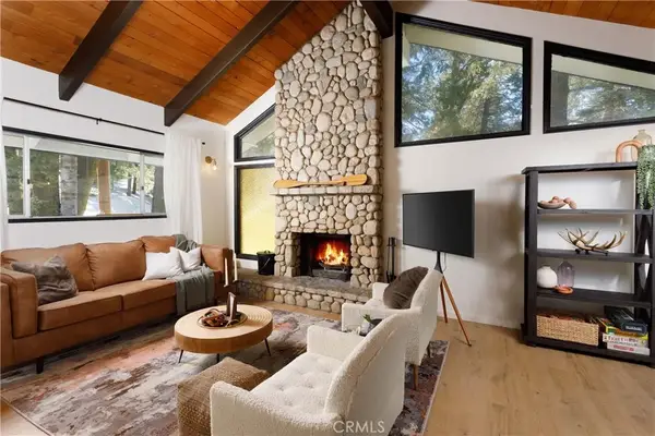 825 Lake View Lane, Twin Peaks, CA 92391
