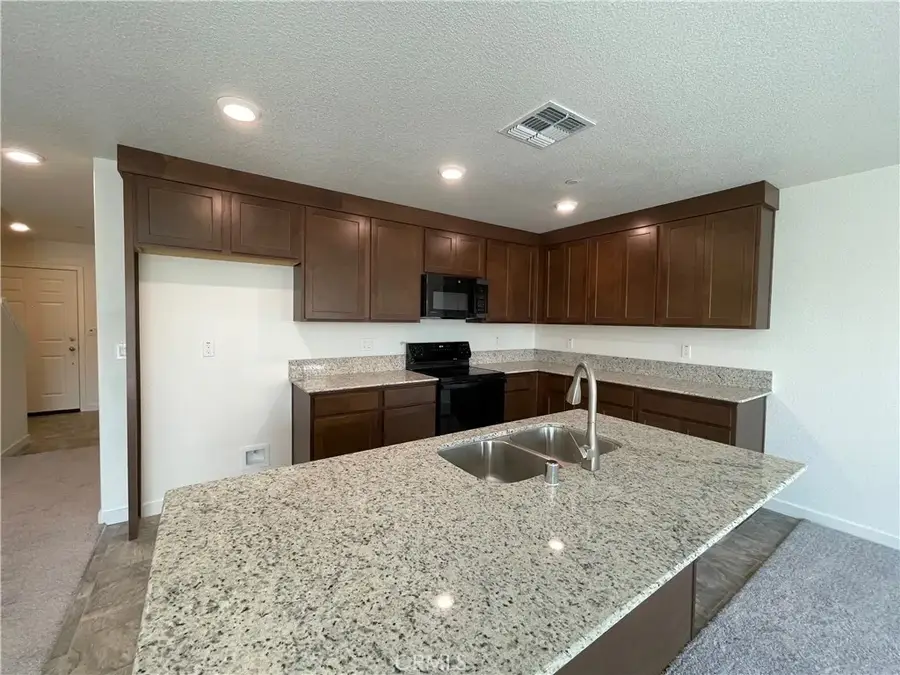 714 Stone Ridge East Avenue, Merced, CA 95341 - #2