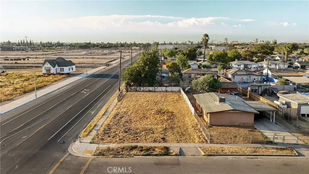 903 E Garrett, Fresno, CA 93706 - #1