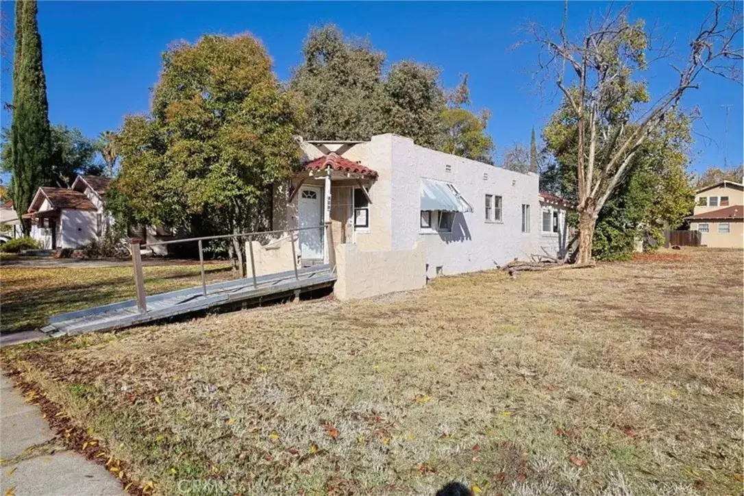 409 W 25th Street, Merced, CA 95340 - #1