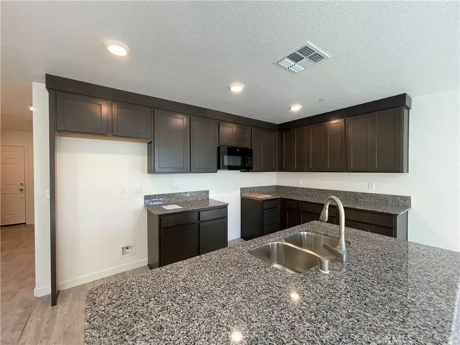 135 Long Trail Lane, Merced, CA 95341 - #3