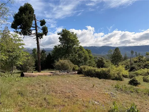39 Manzanita, Oakhurst, CA 93644