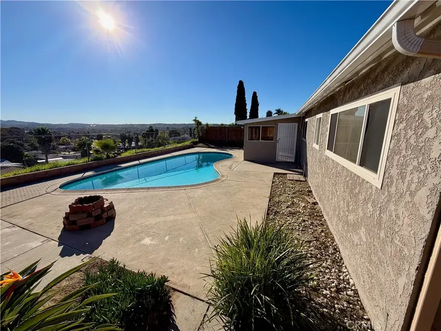 648 Flora, Oceanside, CA 92057 - Image #2