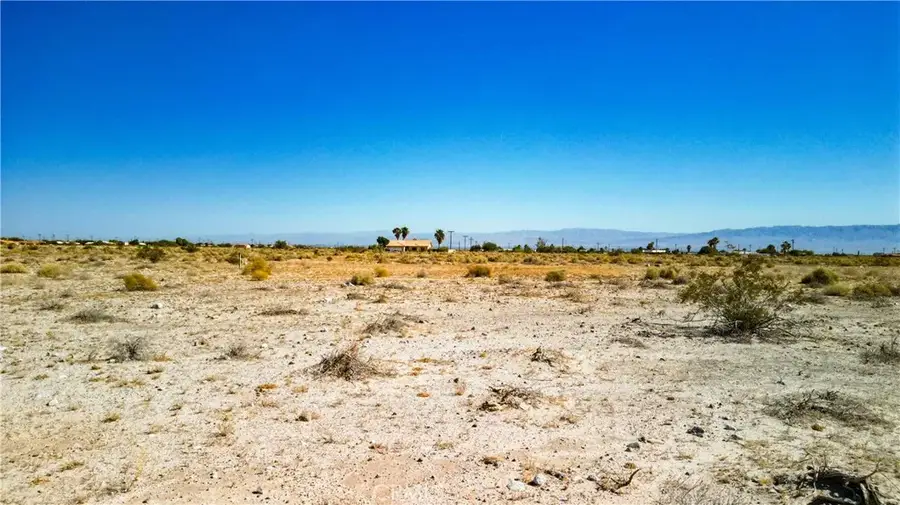 2705 Elsinore, Thermal, CA 92274 - #2