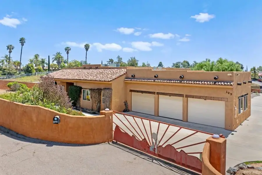 129 Emilia Lane, Fallbrook, CA 92028 - #2