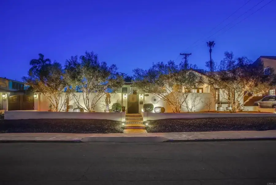 3217 Goldsmith St, San Diego, CA 92106 - Image #2